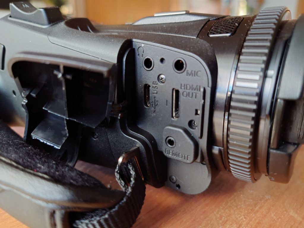 Anschlüsse der Canon Legria HF G70